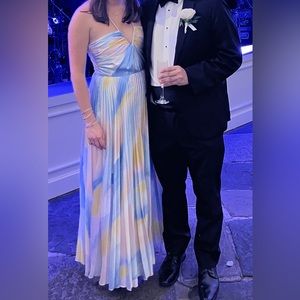 ML Monique Lhuillier Swirl Satin Gown